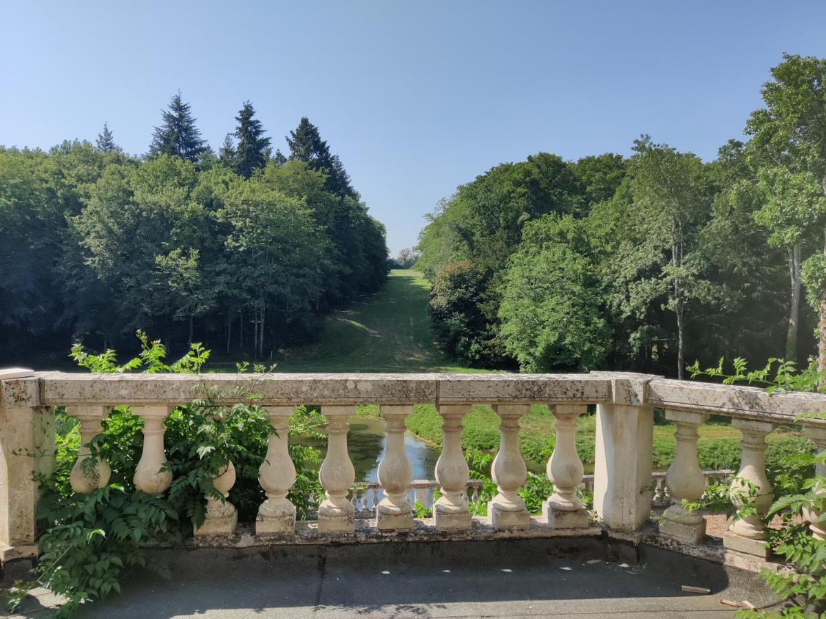 Chateau De La Huberdiere Nazelles-Negron Exterior photo